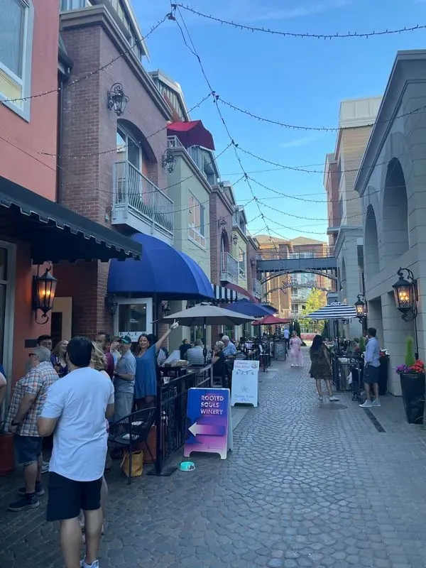 Wine Alley
