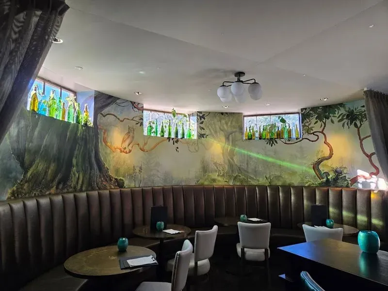 Tonsorium Bar