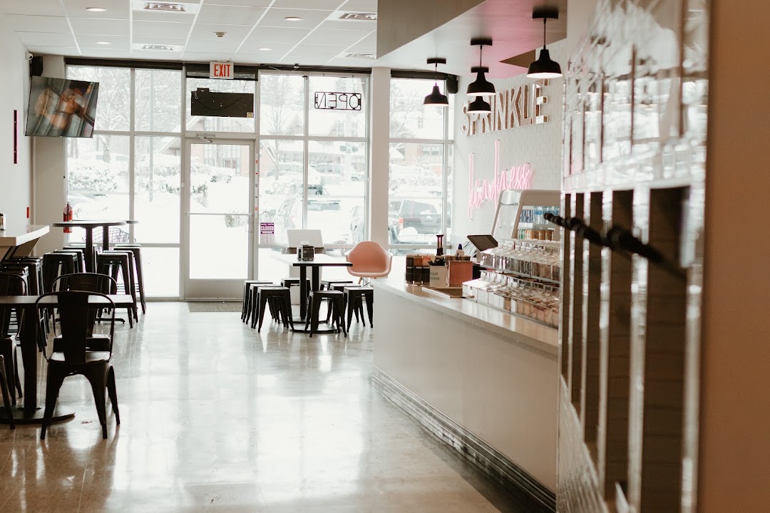 Photo of 32 Below Frozen Yogurt & More