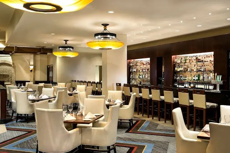 Solarium Kitchen & Bar