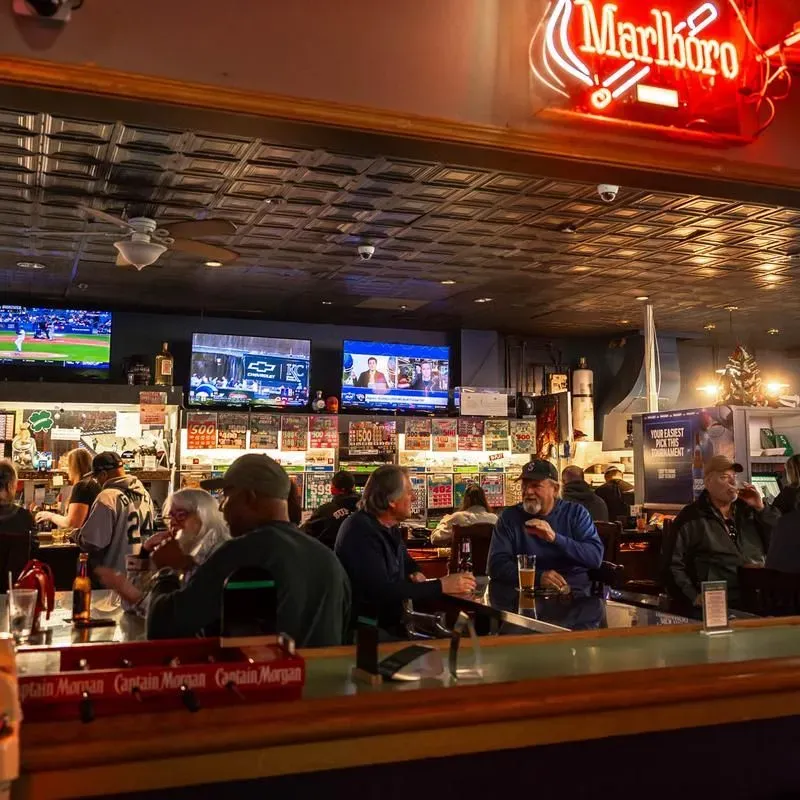 Uncle Mo's Bar and Grill