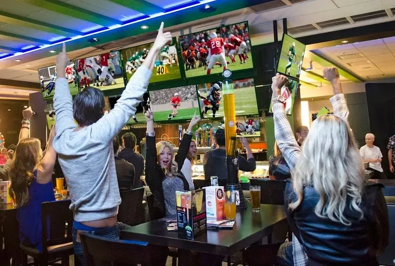 Dave & Buster's Auburn - King