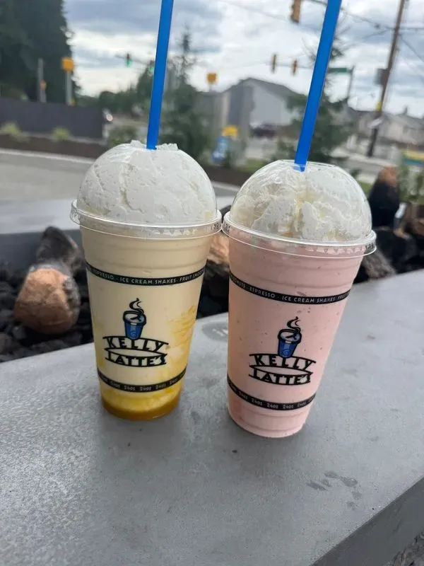 Kelly Lattes