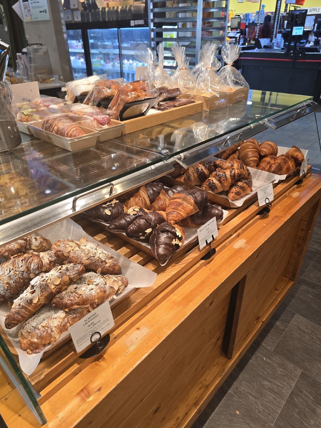 Photo of Tous les Jours Bakery Café - Bellevue