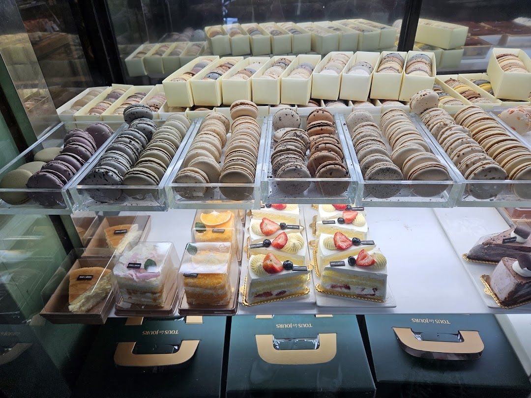 Photo of Tous les Jours Bakery Café - Bellevue