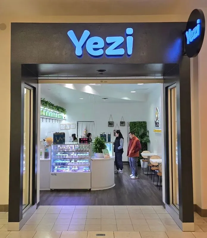 Yezi Coconut Dessert (Bellevue Square)