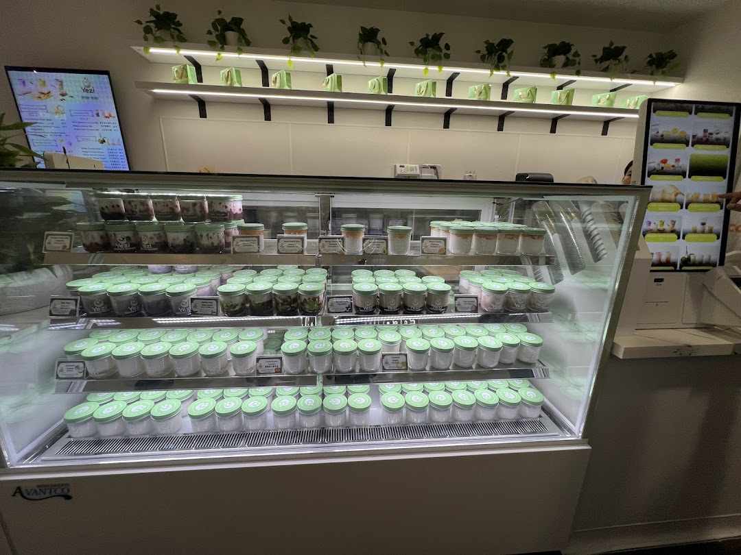 Photo of Yezi Coconut Dessert (Bellevue Square)