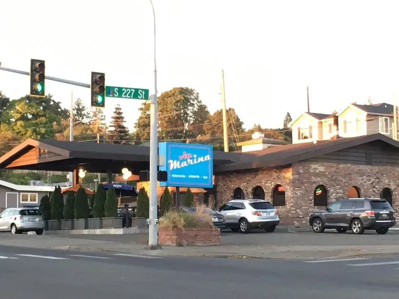 via Marina Wood Fired Pizza & Italian Cafe