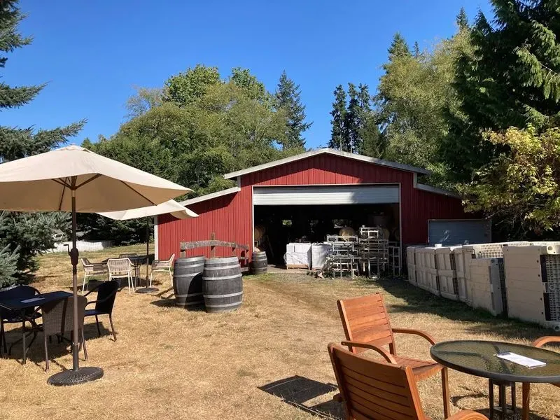Rolling Bay Winery