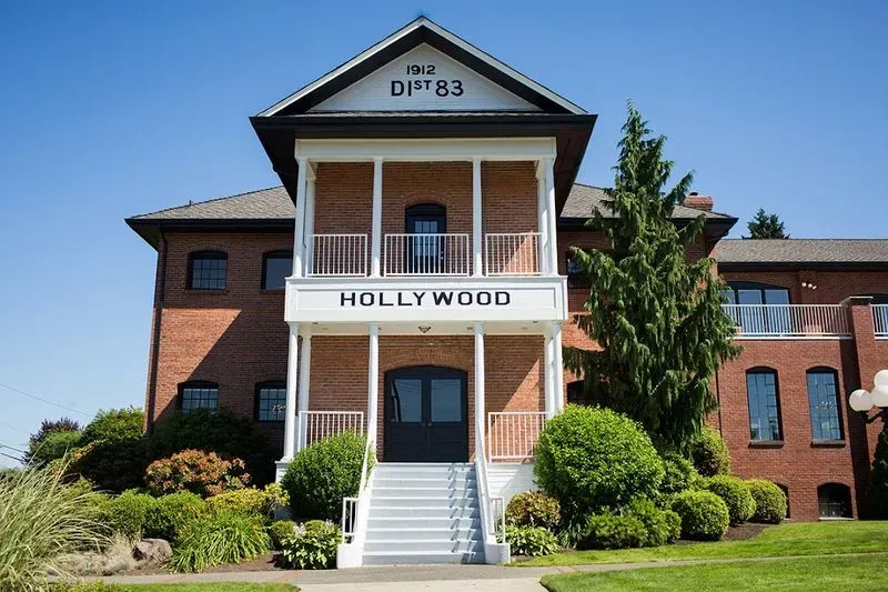 Hollywood Schoolhouse