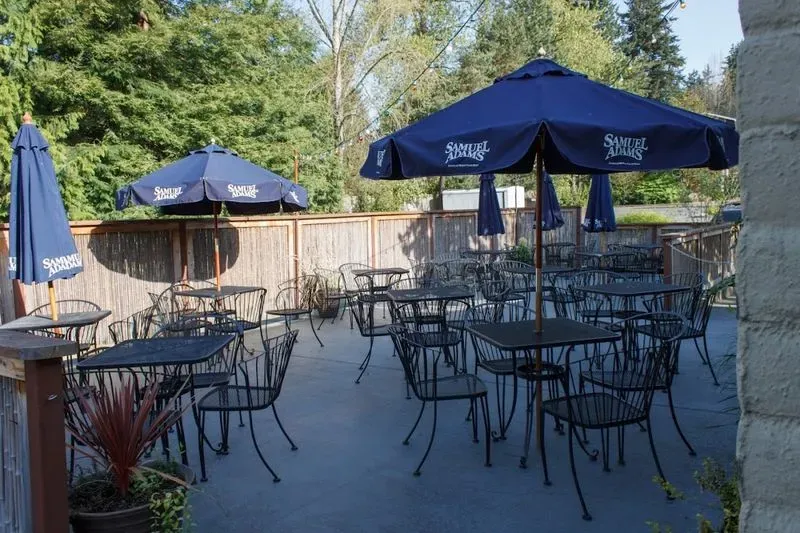 Lake Forest Bar and Grill