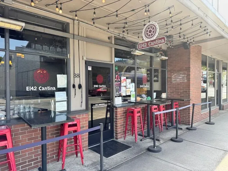 El 42 Cantina