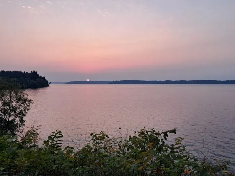 Dumas Bay Centre