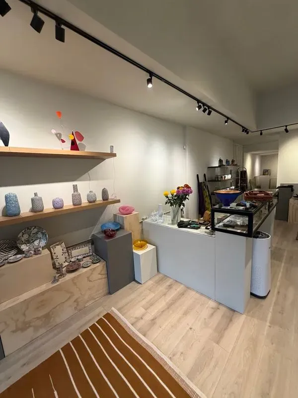 Hoadley Gallery West