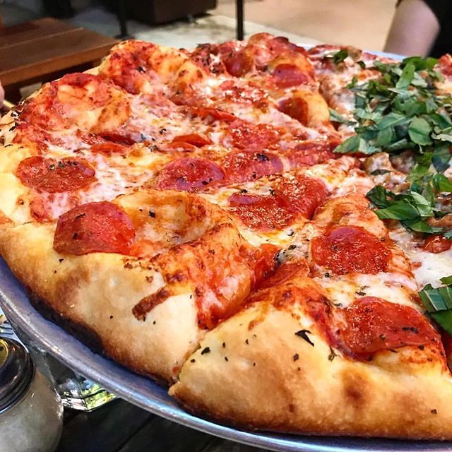 Photo of Zeeks Pizza
