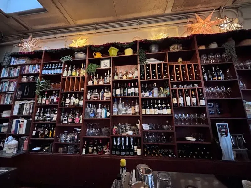 Tilikum Place Cafe