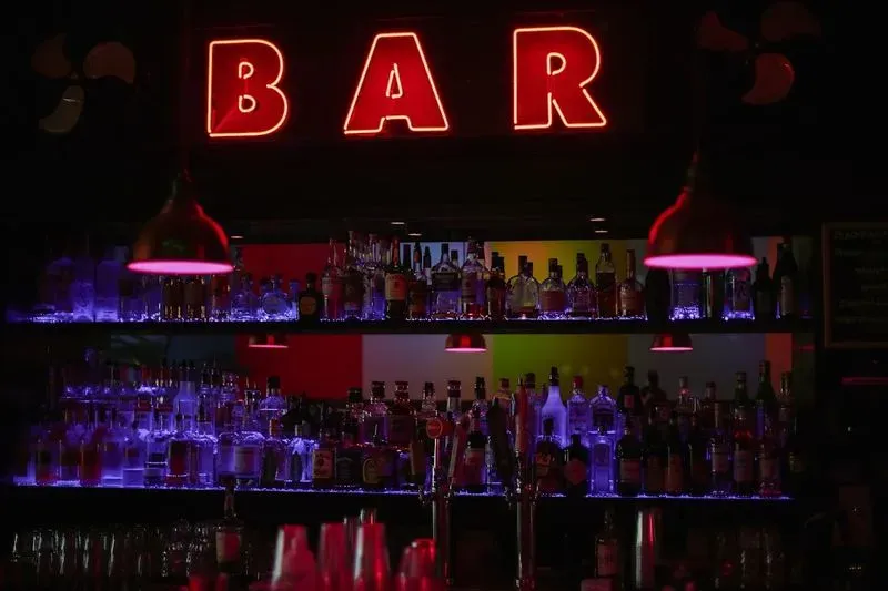 BOOMBOX BAR