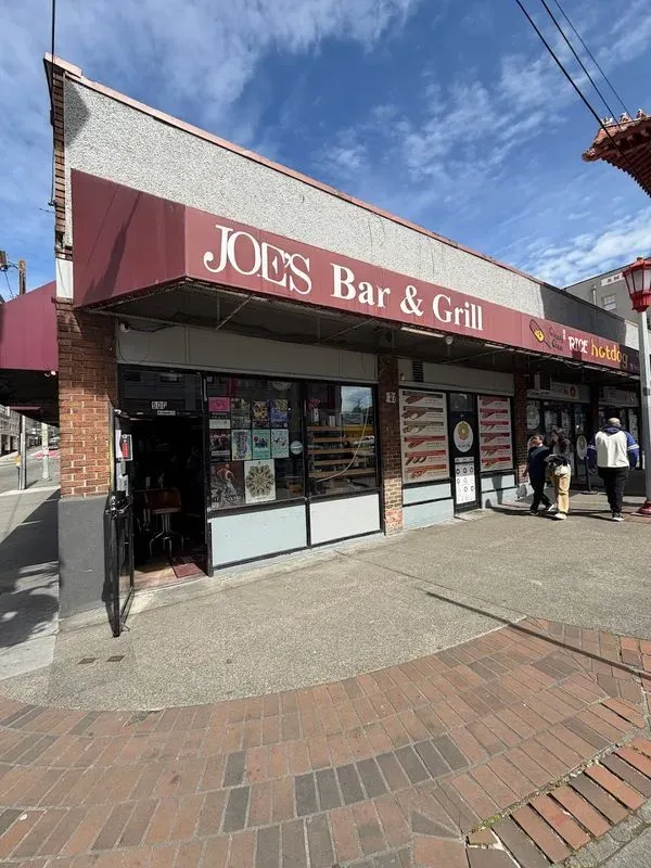 Joe's Bar & Grill