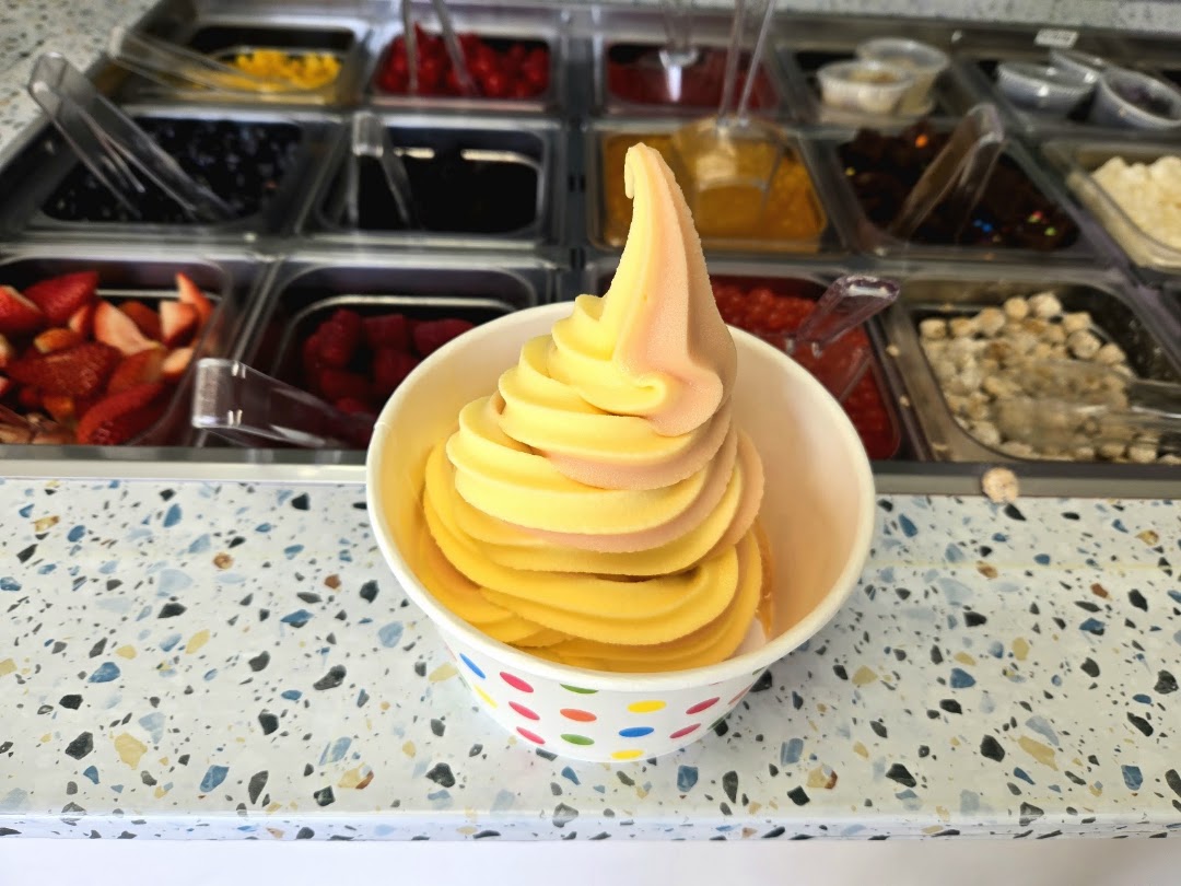 Photo of Skinny D's Yogurt & Cakes