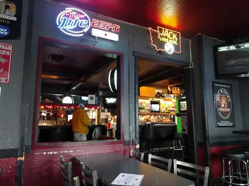 U P Station Bar & Grill