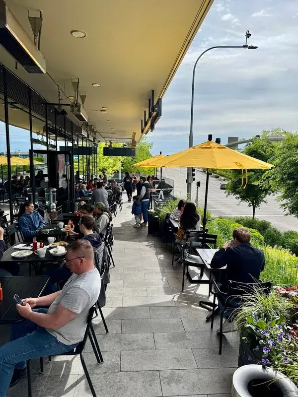 Farine Bakery & Café