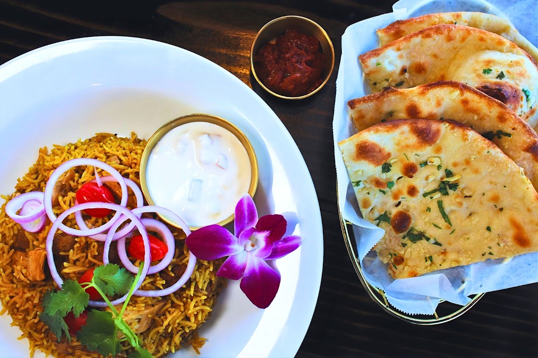 Photo of ROARING INDIAN Plates | Pours
