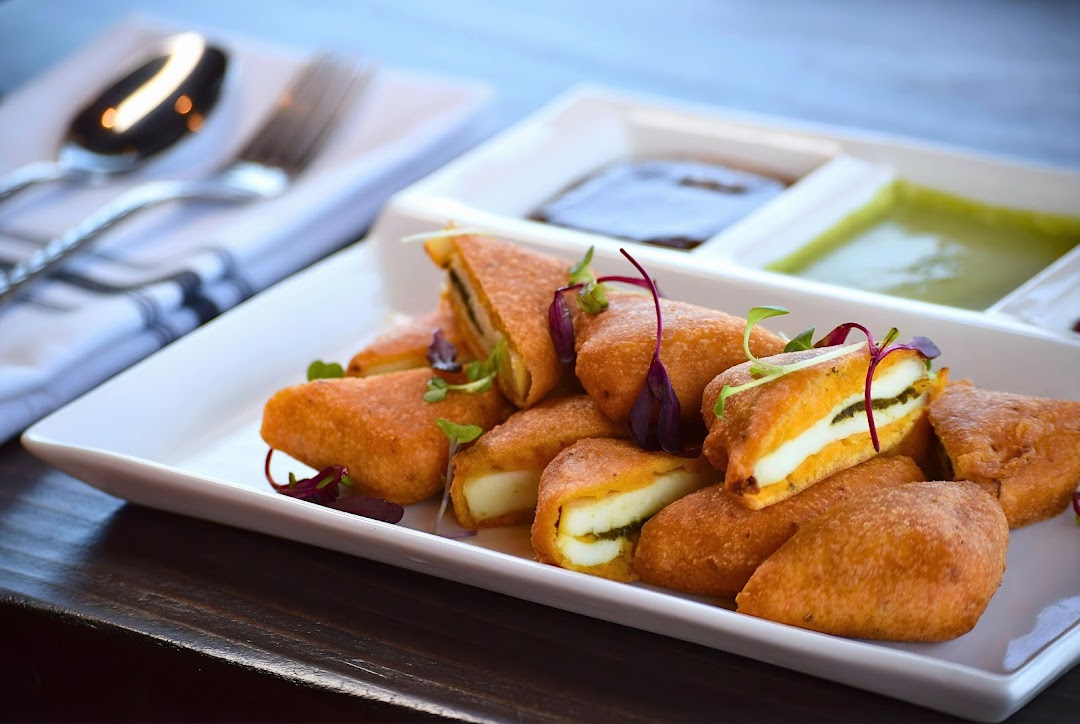 Photo of ROARING INDIAN Plates | Pours