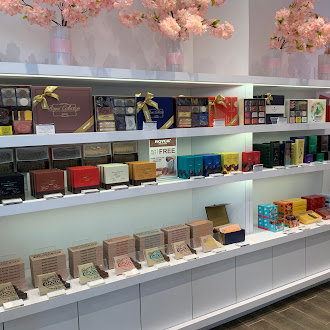 Photo of ROYCE' Chocolate at Westfield Southcenter