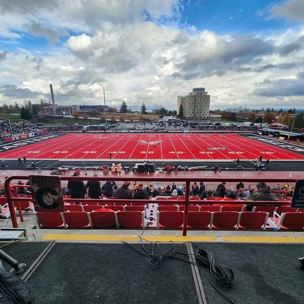 Roos Field