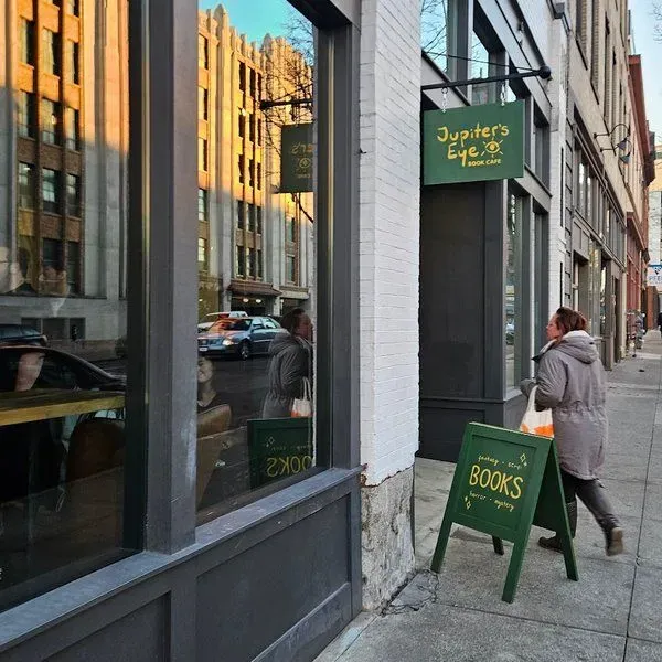 Jupiter's Eye Book Cafe