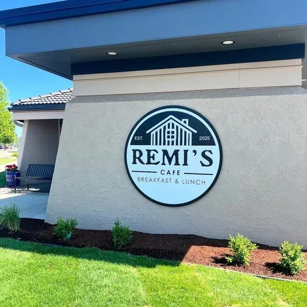 Remi's Cafe