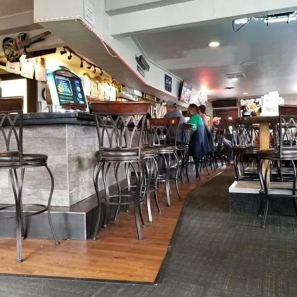 Illinois Ave Bar & Grill
