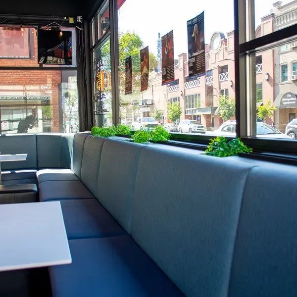 Sapphire Lounge