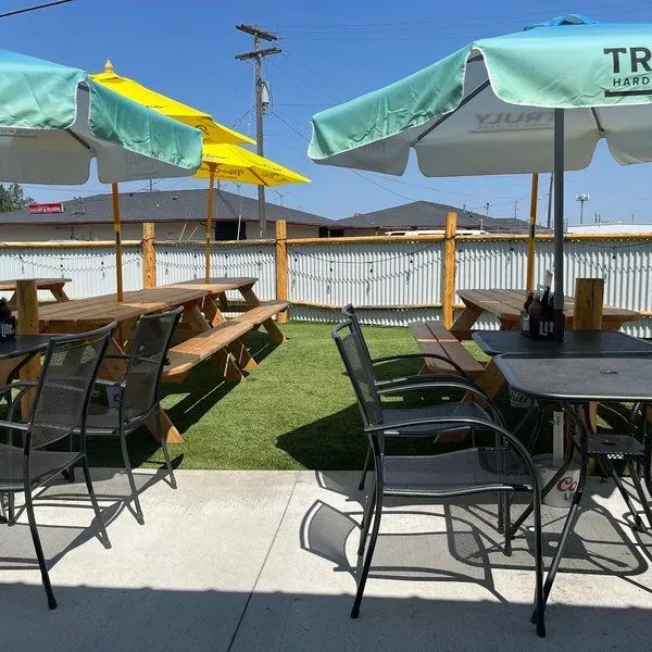 Outlaw BBQ & Catering - Valley Location