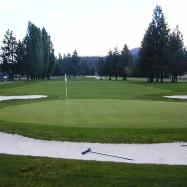 Twin Lakes Village Golf Club