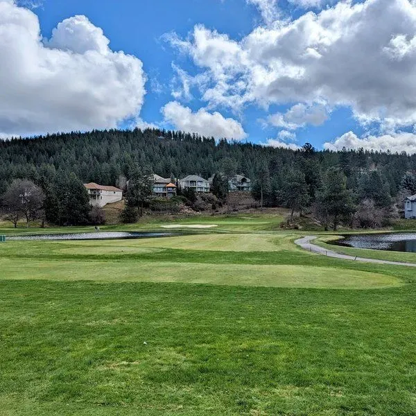 MeadowWood Golf Course