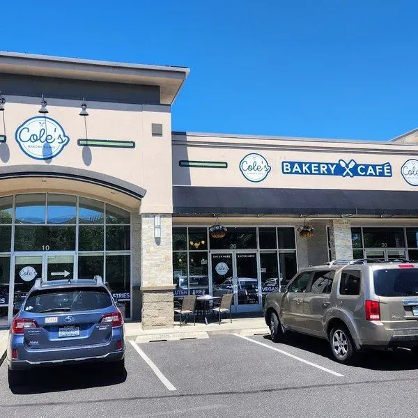 Cole's Bakery & Cafe