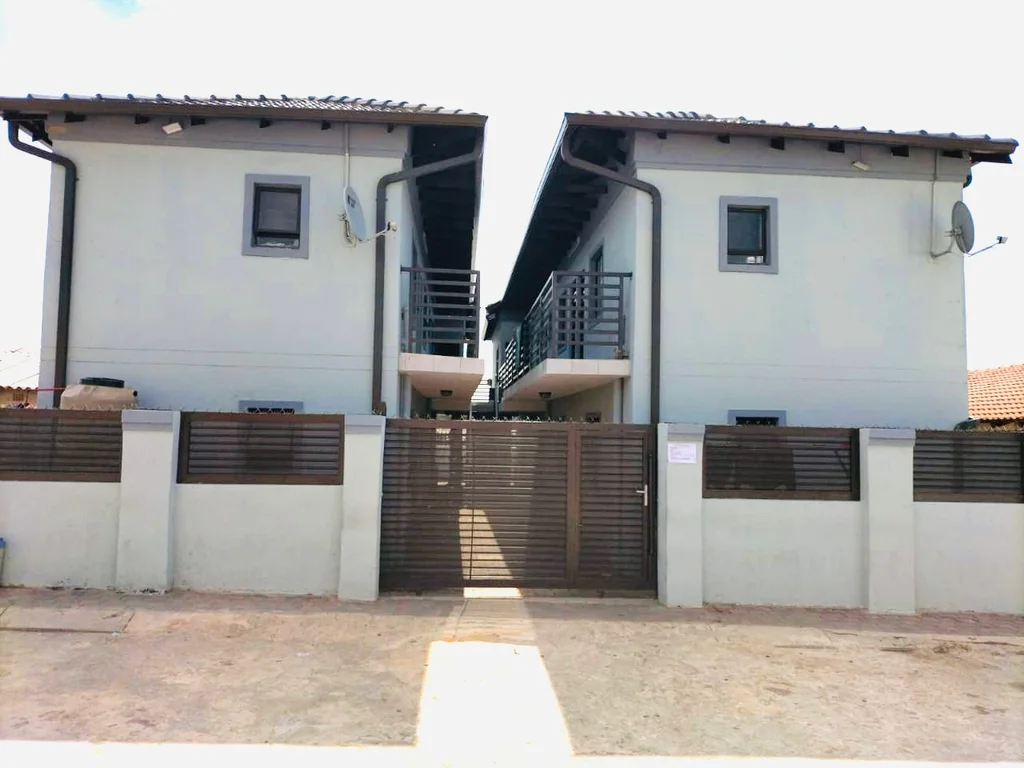 eNtshonalanga Bachelor