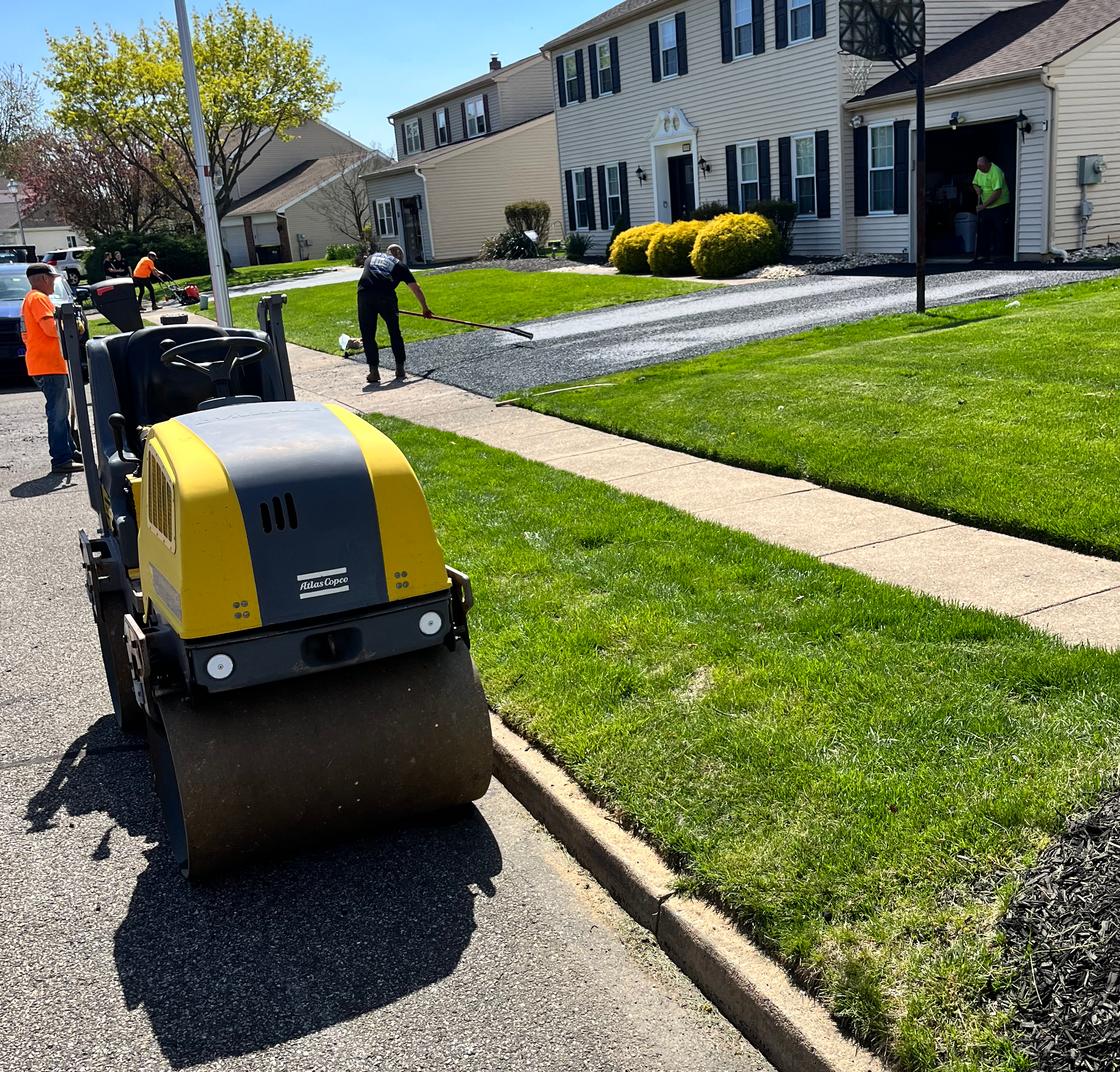 Asphalt Sealcoating