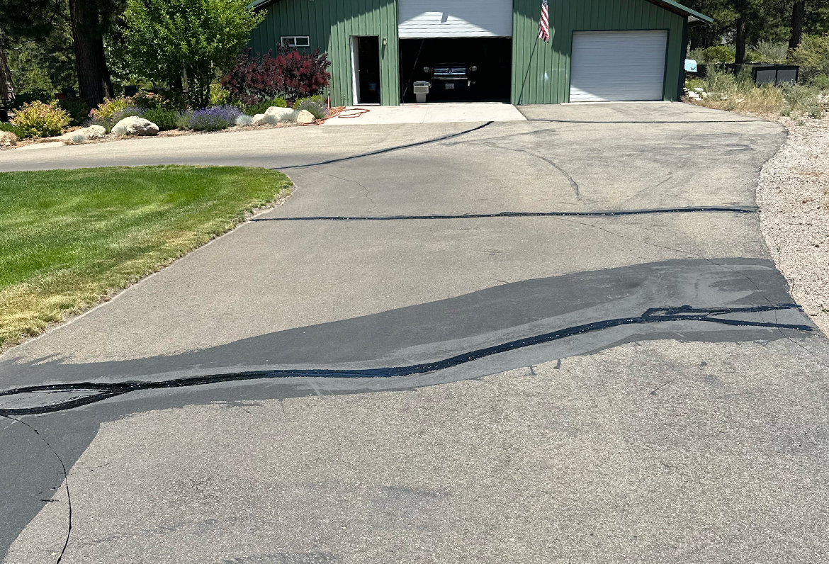 Asphalt Crack Filling Residential