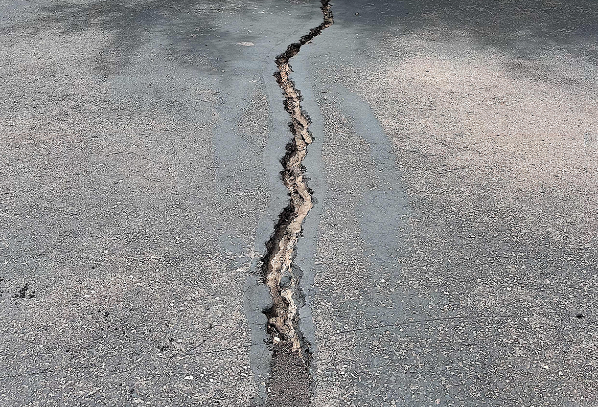 Asphalt Crack Filling