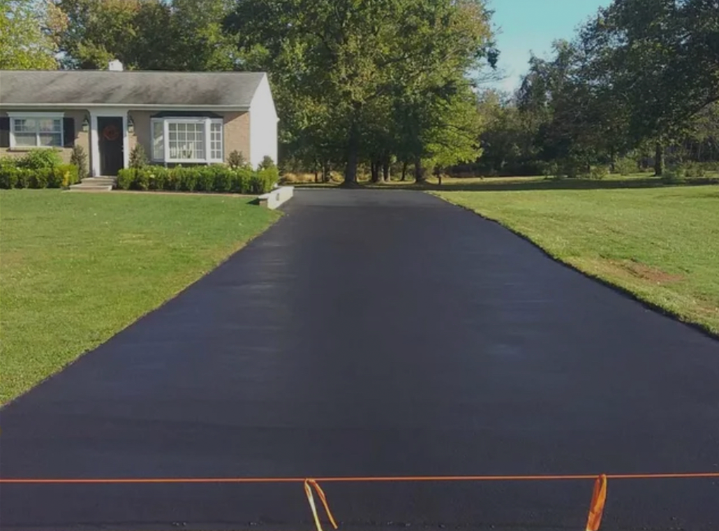 Asphalt Sealcoating Driveway