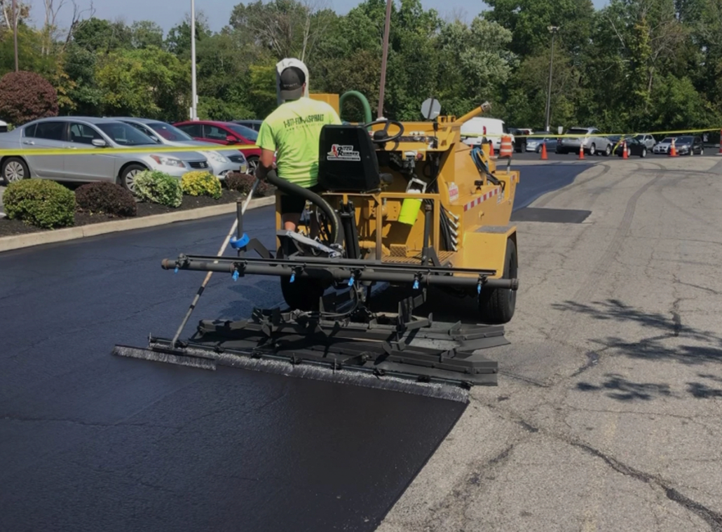 Laying Asphalt Sealcoating