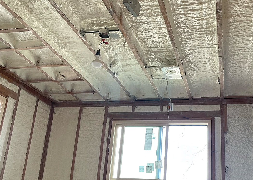 Spray Foam Insulation Ceiling 