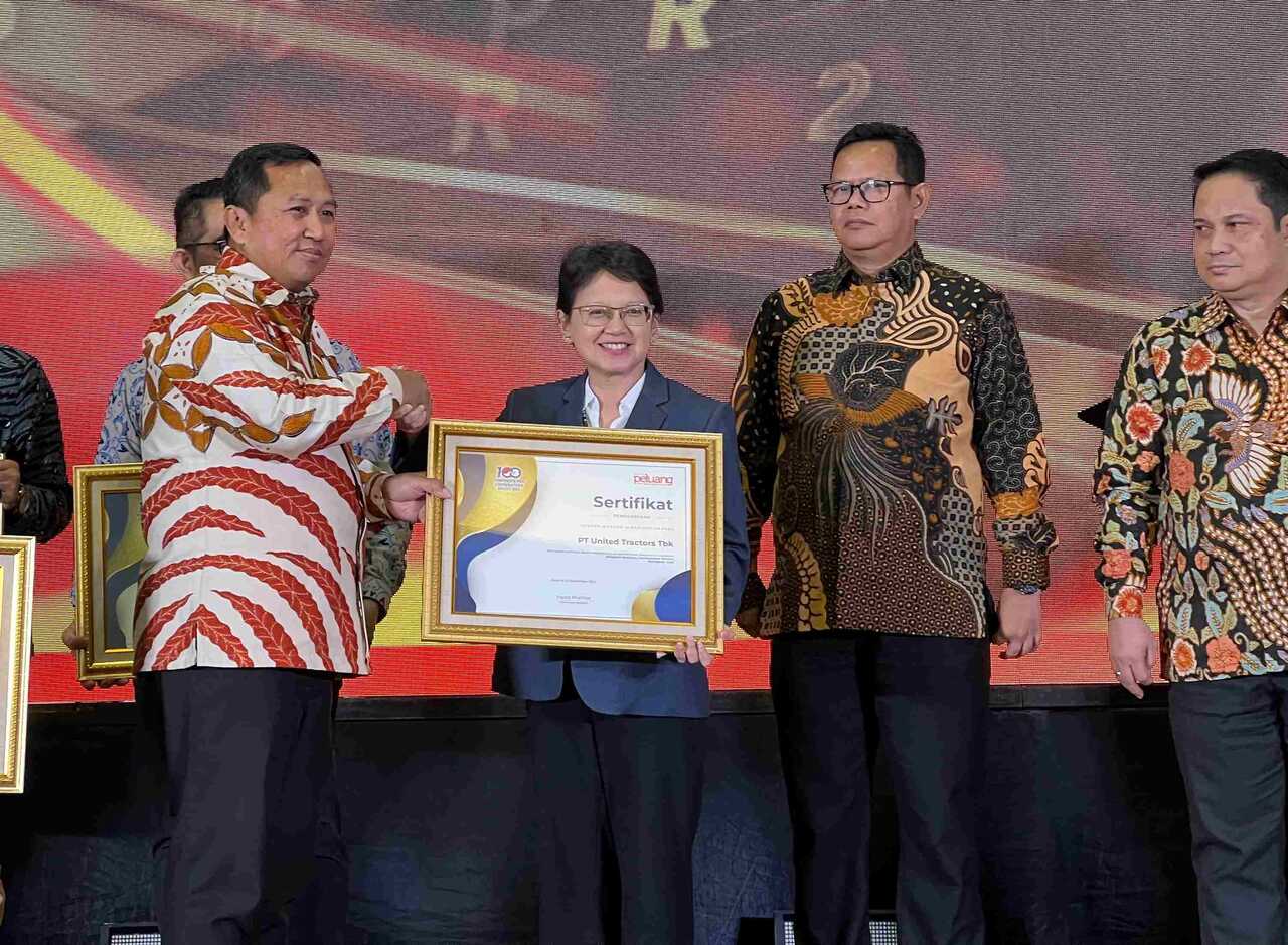 Dukung Keberlanjutan Koperasi, United Tractors Raih Penghargaan dalam Top 100 Corporate Care Co-operative Award 2024