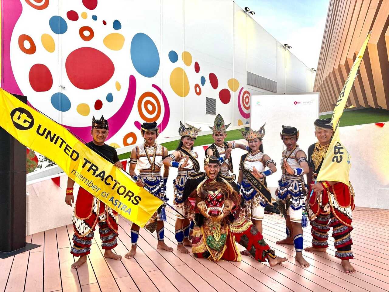 Dari Desa ke Panggung Dunia, United Tractors Hadirkan Tari Indonesia di World Osaka Expo 2025