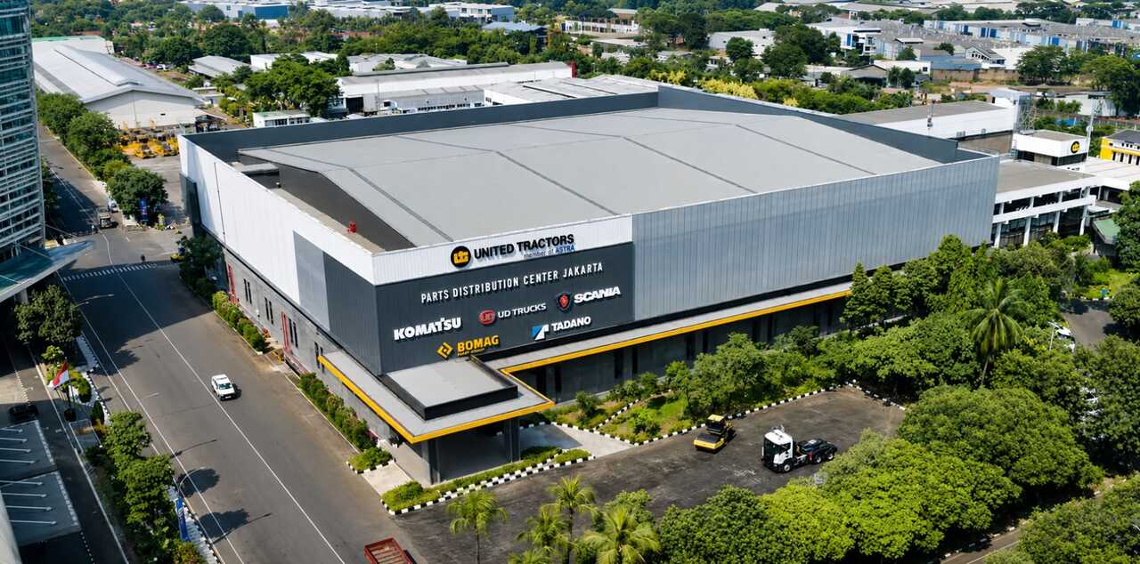 image for Tingkatkan Layanan kepada Pelanggan, United Tractors Resmikan Parts Distribution Center Jakarta 