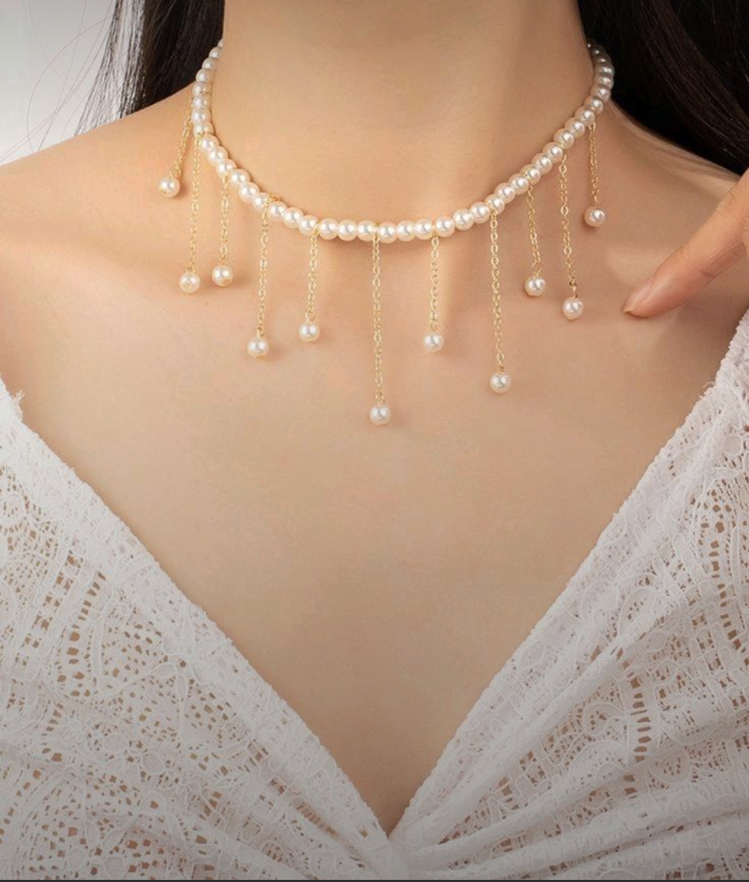 Classic Pearl Necklace with Timeless Design