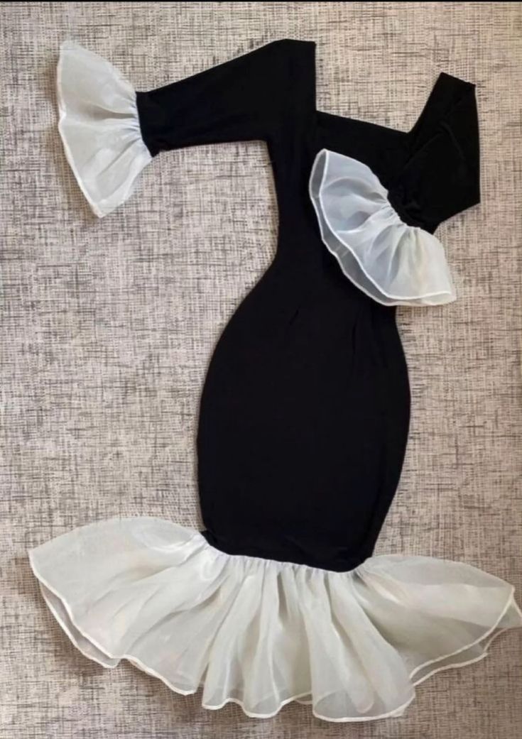 Two-Tone Dress with a Hint of Glitte