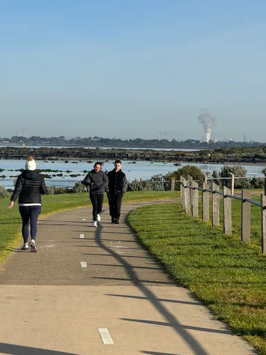 Hobsons Bay Coastal Trail · 16.6 km